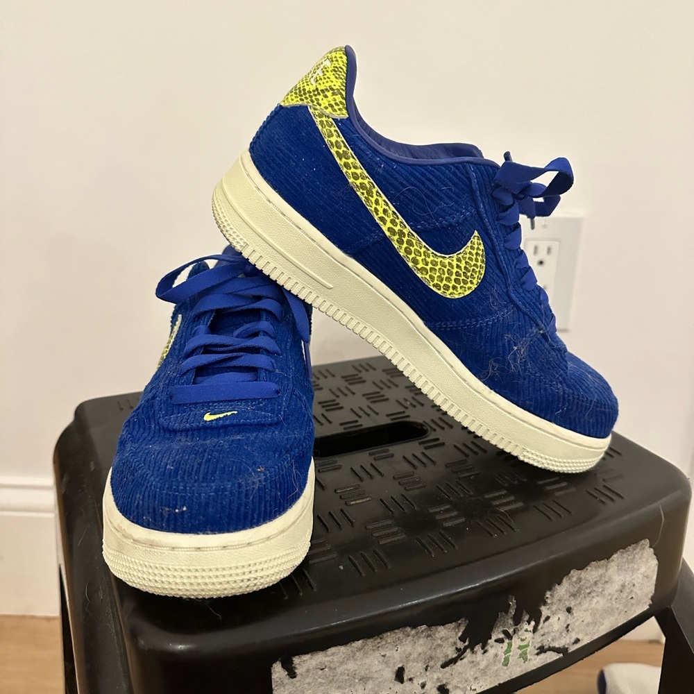 Nike Airforce 1 blue corduroy - glow in the dark